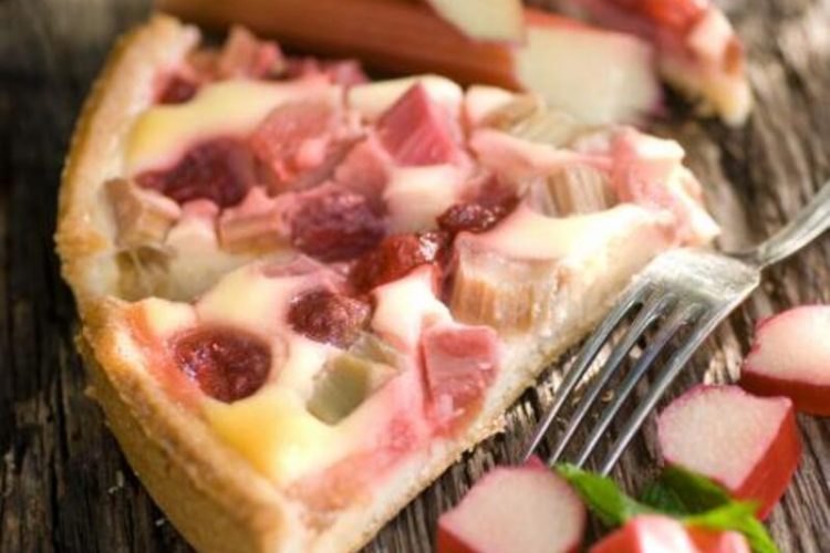 Comment préparer une tarte à la rhubarbe ?