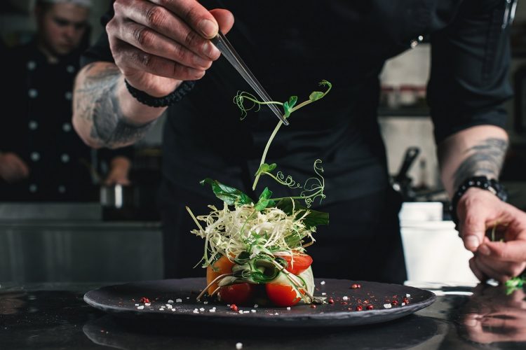 Le Savoir-faire Essentiel dans l’Art Culinaire : Une Plongée Profonde dans l’Univers des Restaurants