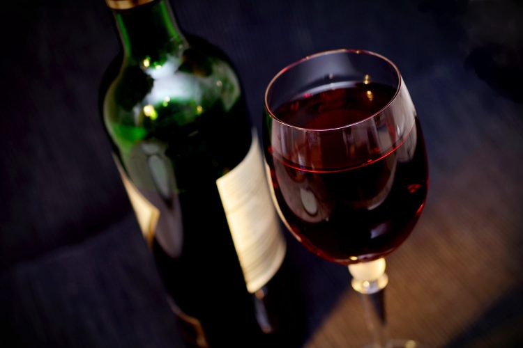 Comment choisir le vin parfait pour accompagner votre plat