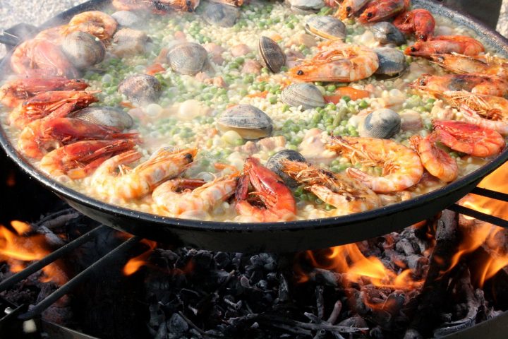 Préparer une paella authentique : guide étape par étape